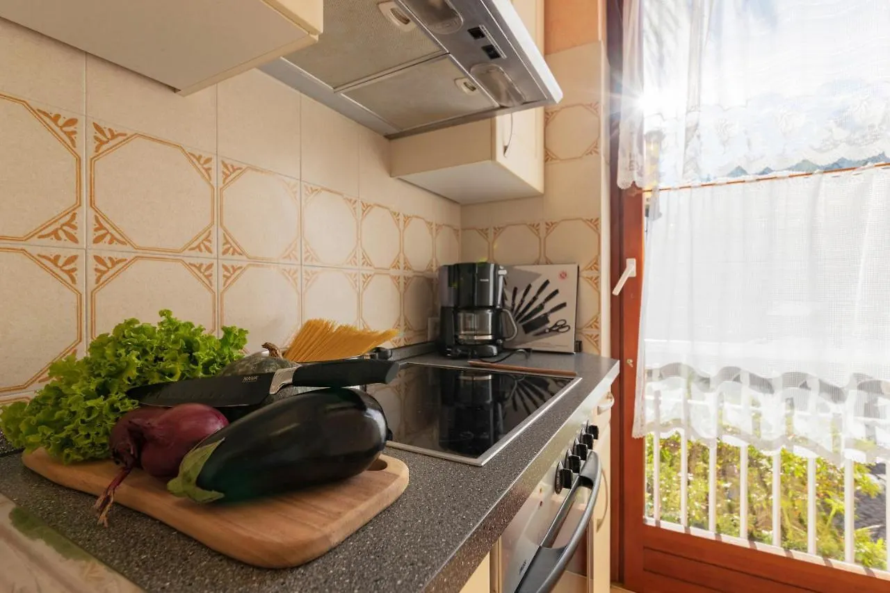 Parco Hermitage Apartment Porto Valtravaglia Italy