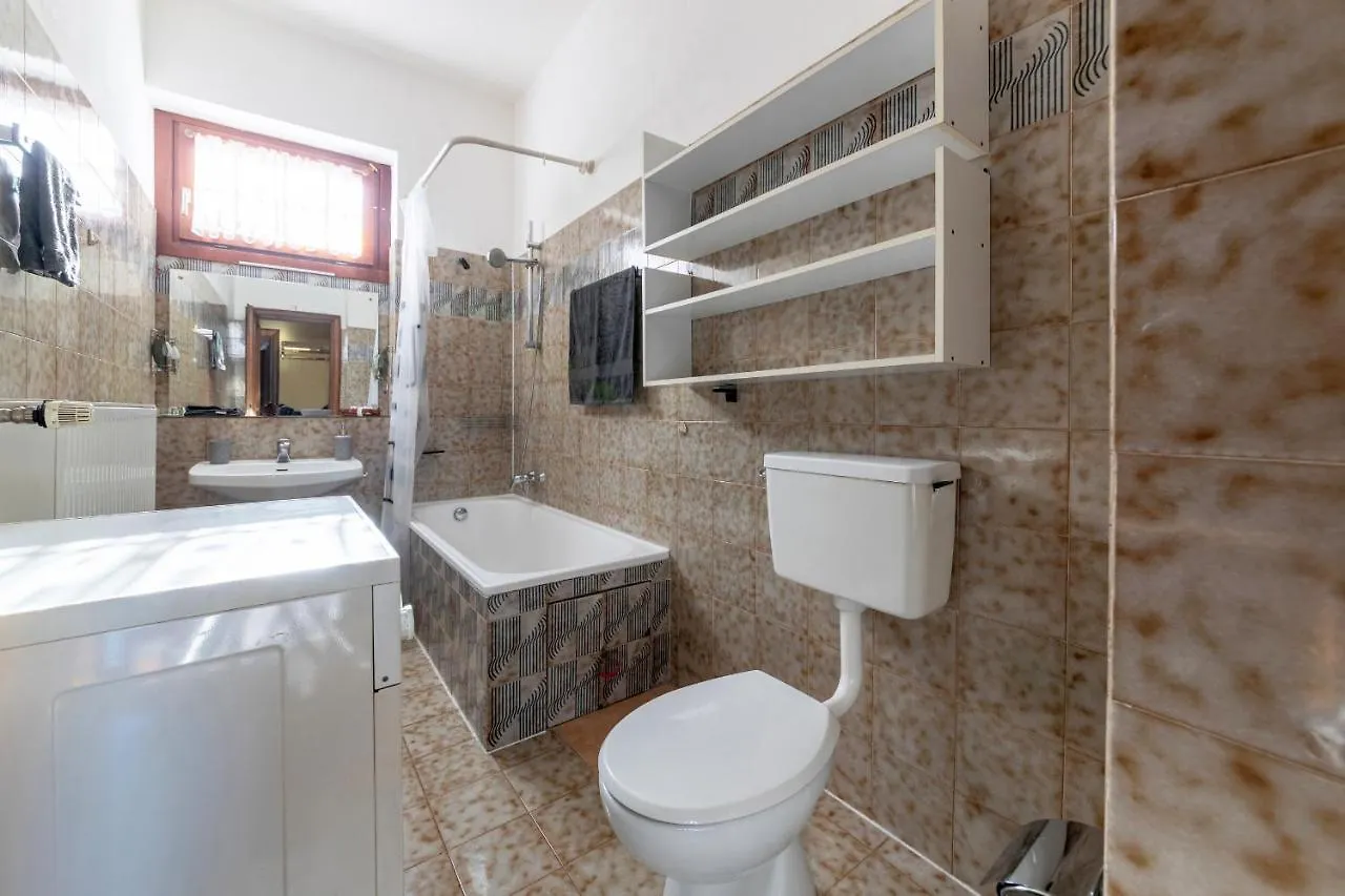 Parco Hermitage Apartment Porto Valtravaglia Italy