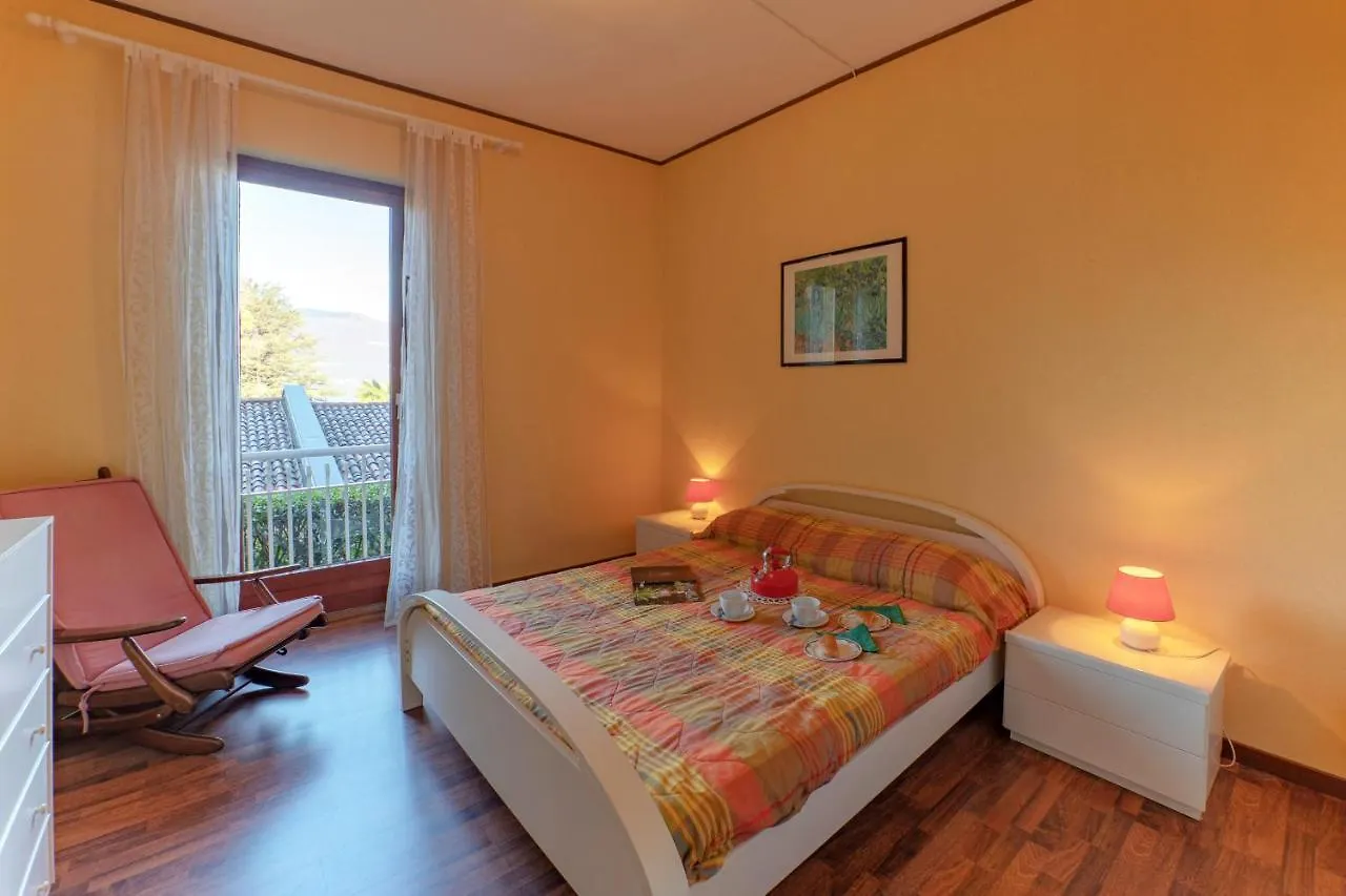 Parco Hermitage Apartment Porto Valtravaglia Italy