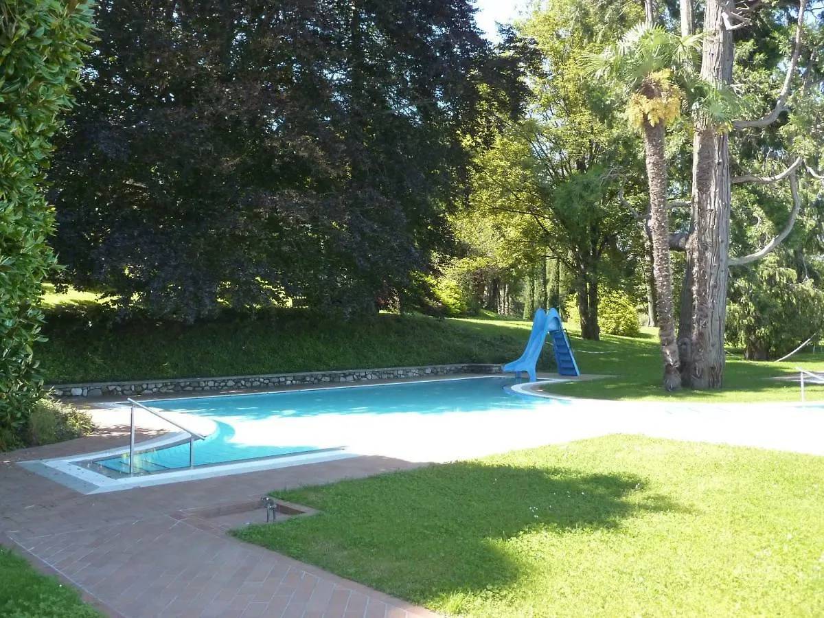 Parco Hermitage Apartment Porto Valtravaglia 0*,  Italy